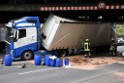 LKW blieb unter Bruecke haengen Koeln Ehrenfeld Innere Kanalstr Hornstr P017